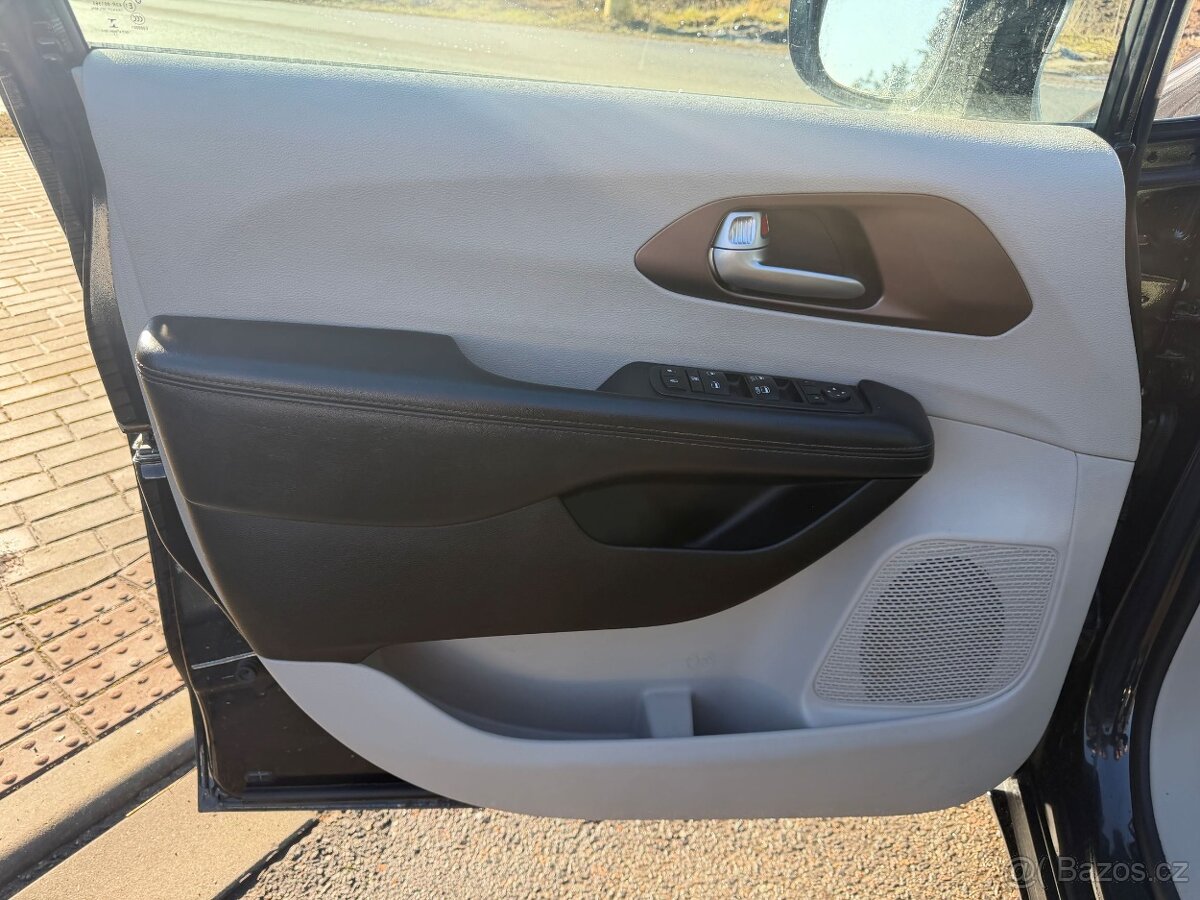 Chrysler Pacifica 3,6 Touring L DVD 2018 - 16