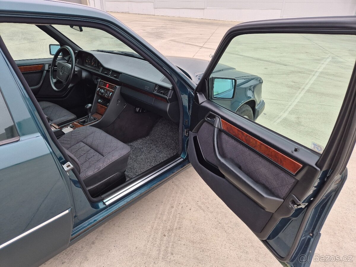 Mercedes Benz 280E W124 - 16