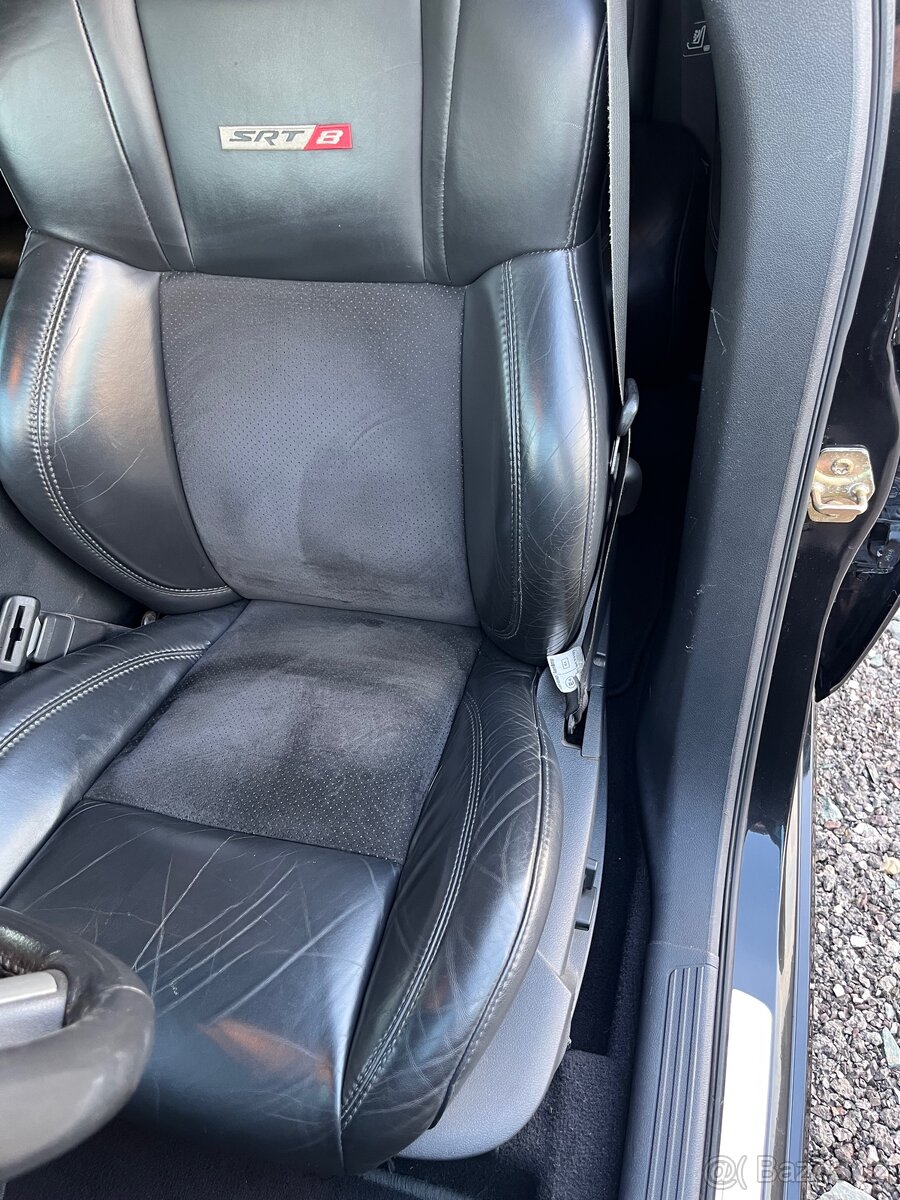 Chrysler 300C 6,1 SRT-8 - 16