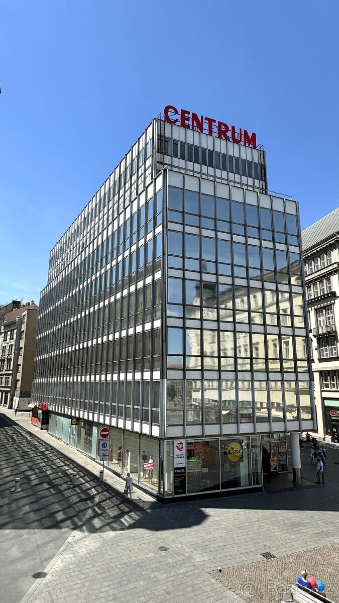 Pronájem kancelářského celku 166 m2 v centru města - 16