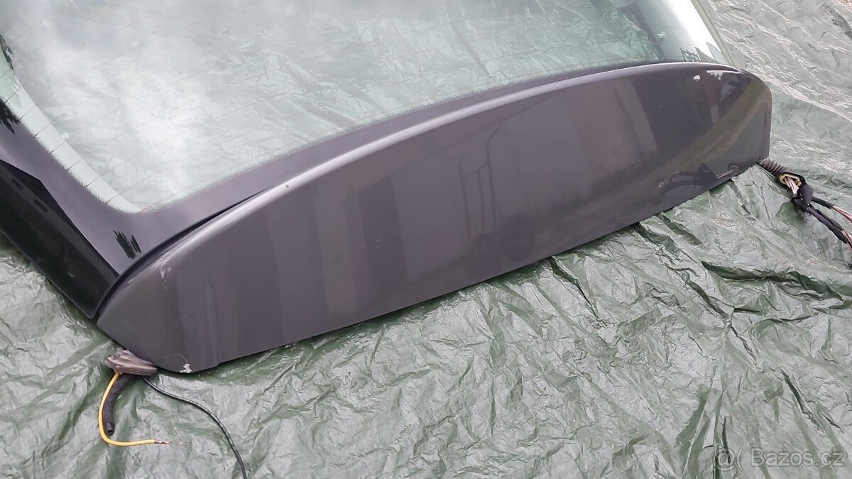 VW GOLF Plus – DVEŘE KUFR ŠEDÉ , STĚRAČ - 16