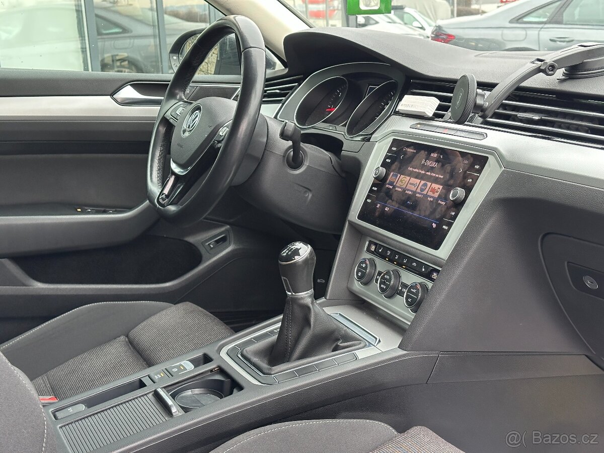 Volkswagen Passat 2019 - 16