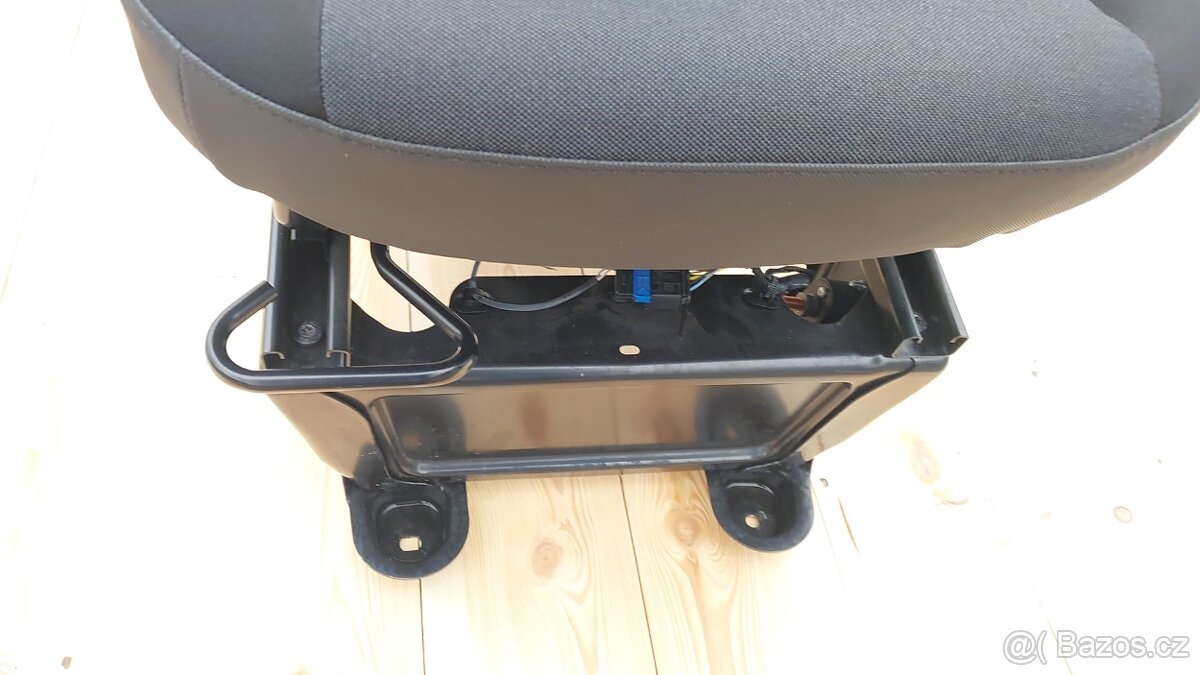 Renault Master – Sedadlo řidiče - 16