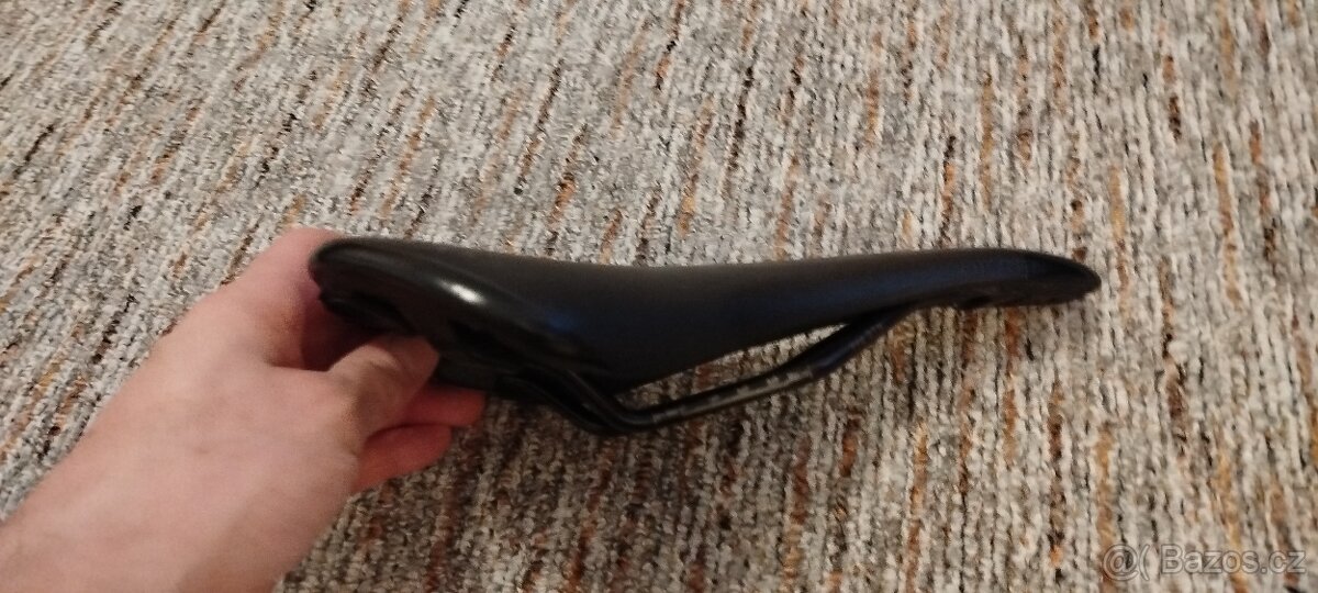 Specialized Carbon velikost S - 16