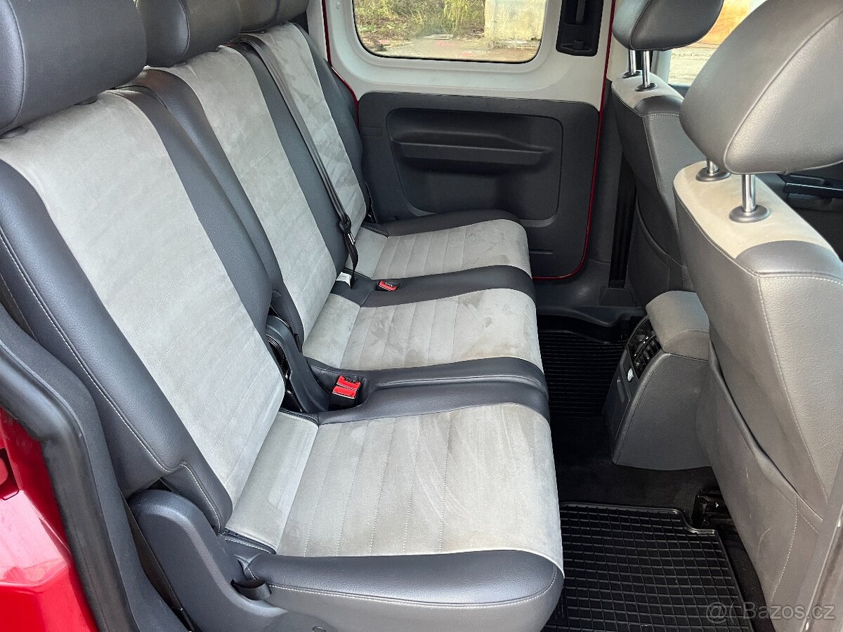 Vw Caddy 2.0tdi 103 kw 7.míst po servisu závěs vyhř.sedačky - 16