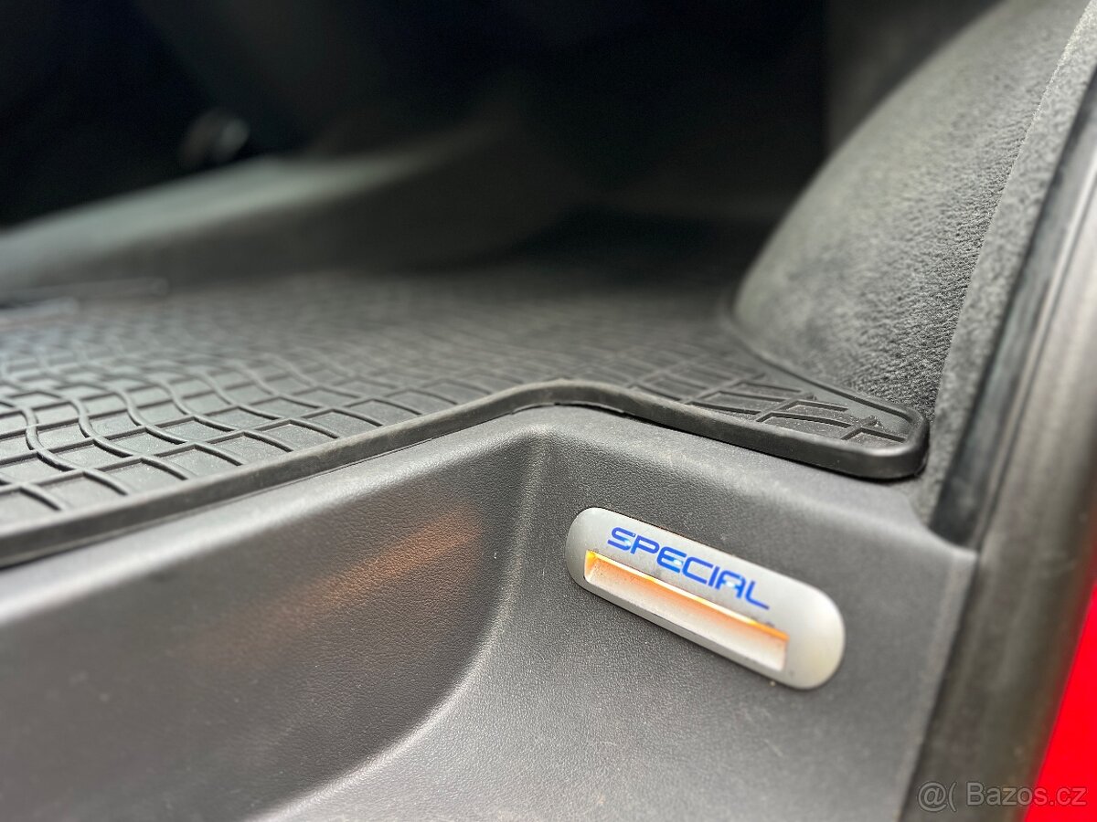 Vw T5 Multivan 2,0 TDi 103kw M6 Specia - 16