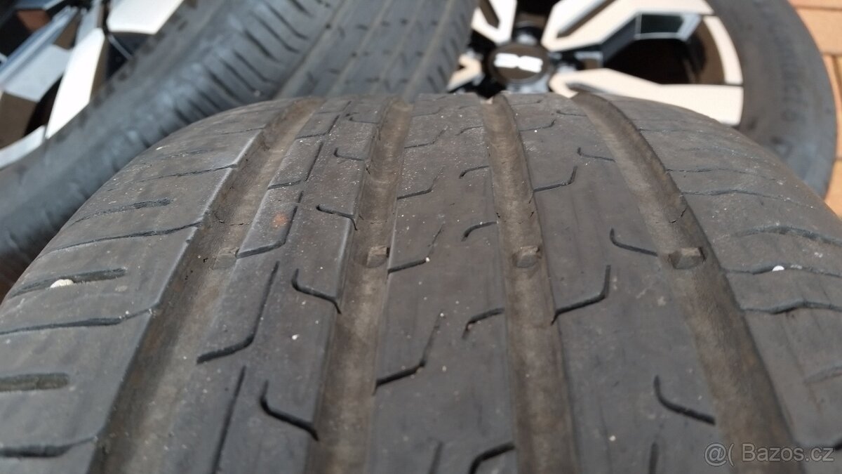 Letní sada DACIA DUSTER R17 pneu 215/60/17 - 16