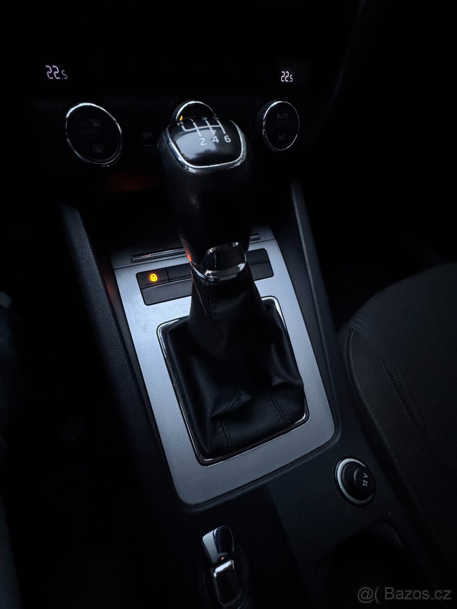 Škoda Octavia 2.0 TDi ČR digi klima - 16