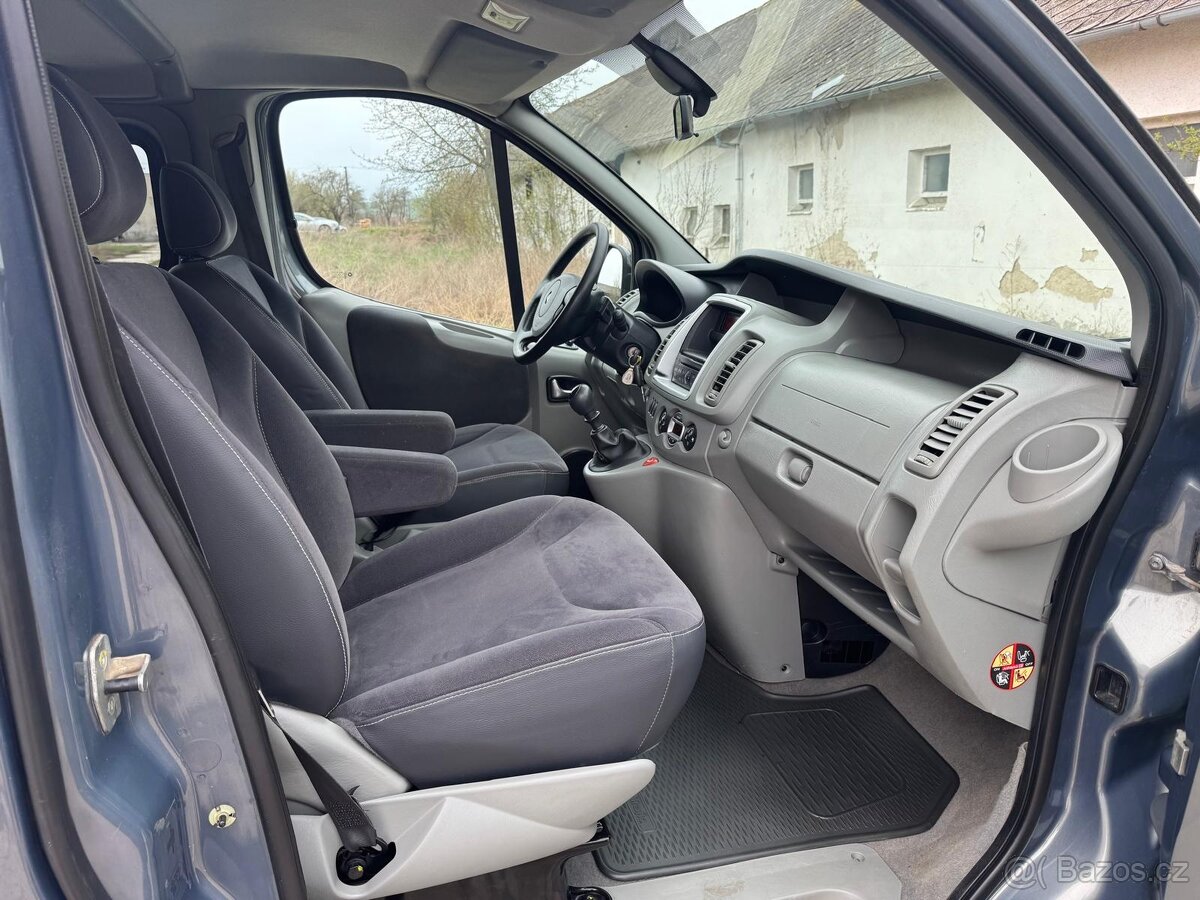 Renault Trafic Passenger 2.0dci, 8 míst - 16