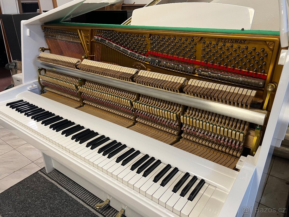 STEINWAY & SONS mod. Z 114 se zárukou 5 let, PRODÁNO - 16