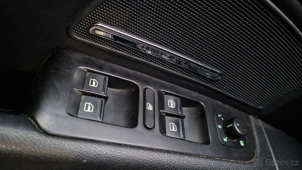 Superb 2 combi 2.0 TDI 4x4 125kW top stav - 16