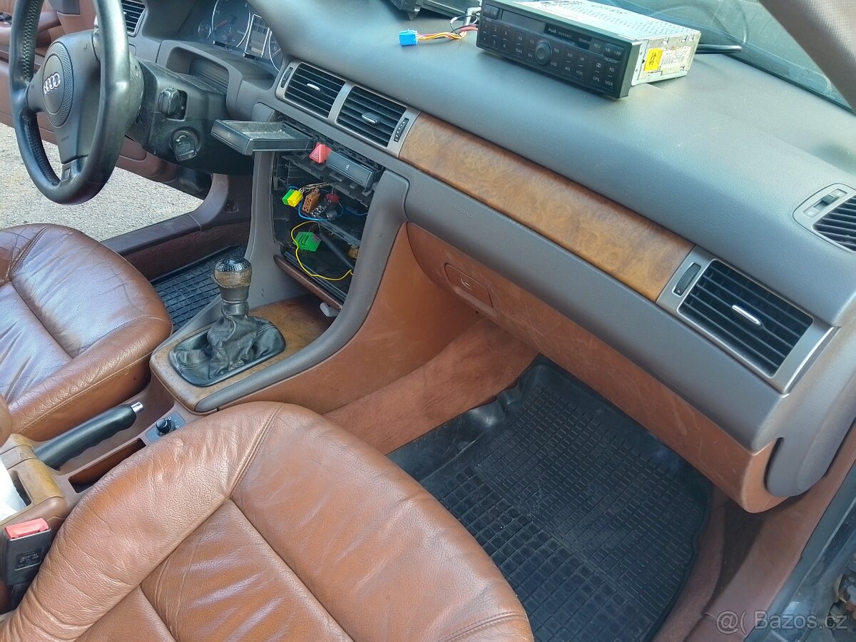 Audi A6 C5 hnědý interiér Avant - 16