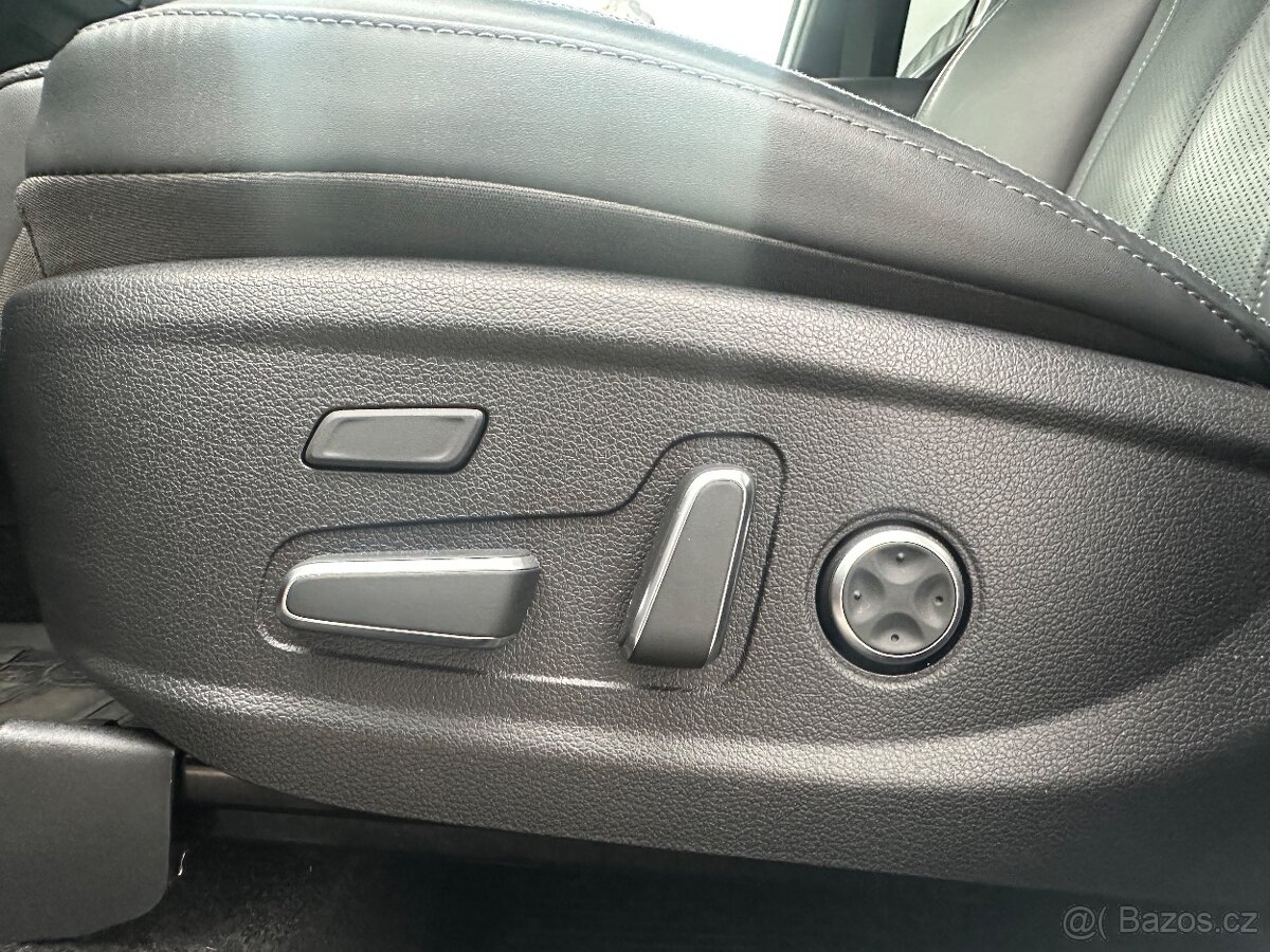 Hyundai Santa Fe,2.2CRDI,4x4,výbava LUXURY,Premium,7 míst - 16