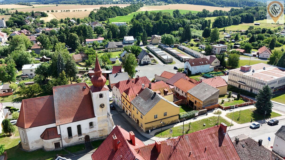 Rodinný dům se stodolou a uzavřeným dvorem a zahradou, Poběž - 16