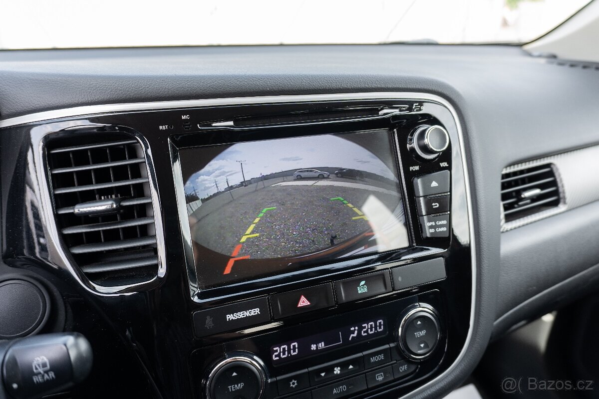 Mitsubishi Outlander 2.0 MIVEC 4x4 Automat - 16