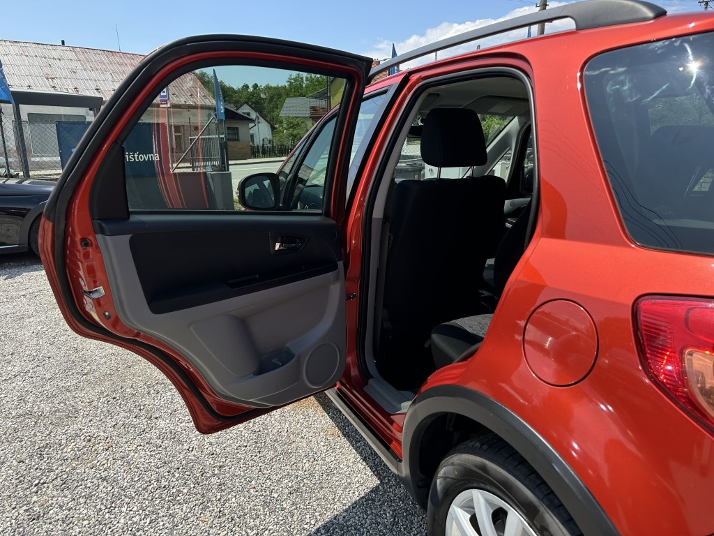 Suzuki SX4 1.6i 88kW 4x4 serviska tažné - 16