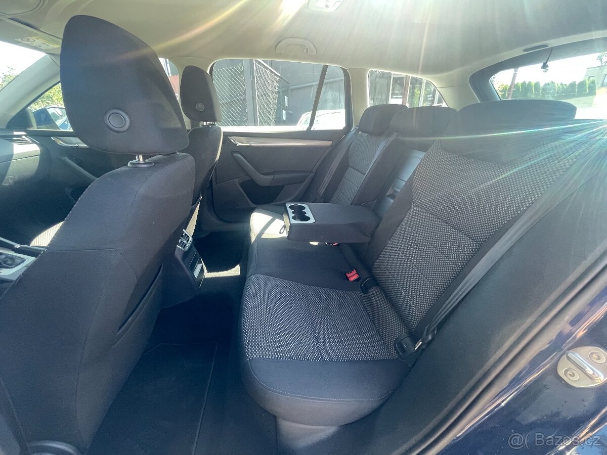 Škoda Octavia 1.6 TDi 81kW DSG Navigace, Tempomat - 16