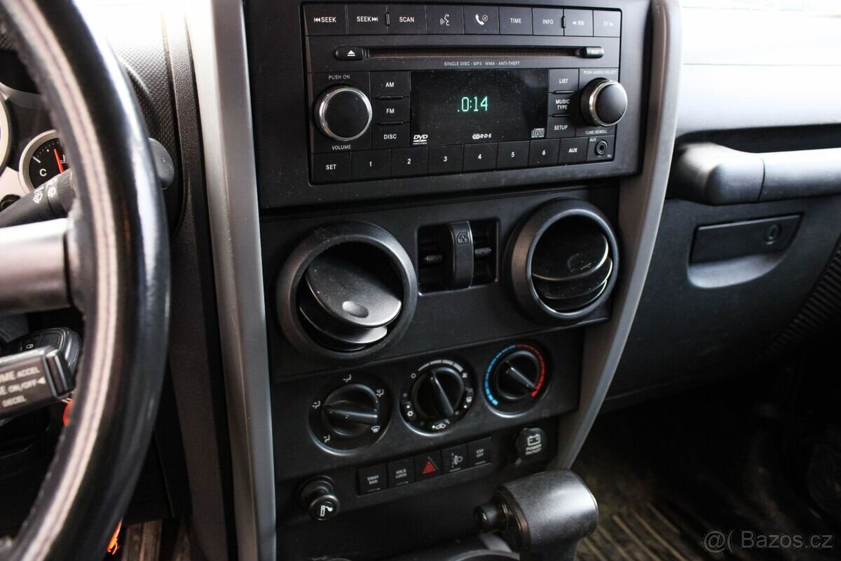 Jeep Wrangler 2.8 CRD Sport A/T - 16
