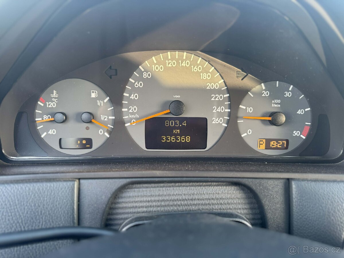 Mercedes-Benz w210 E320 - 16
