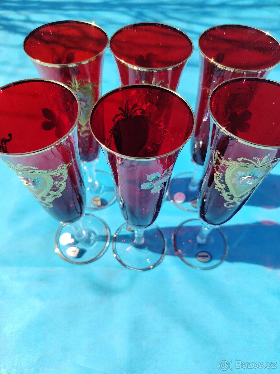 Červené skleněné pohárky - 16