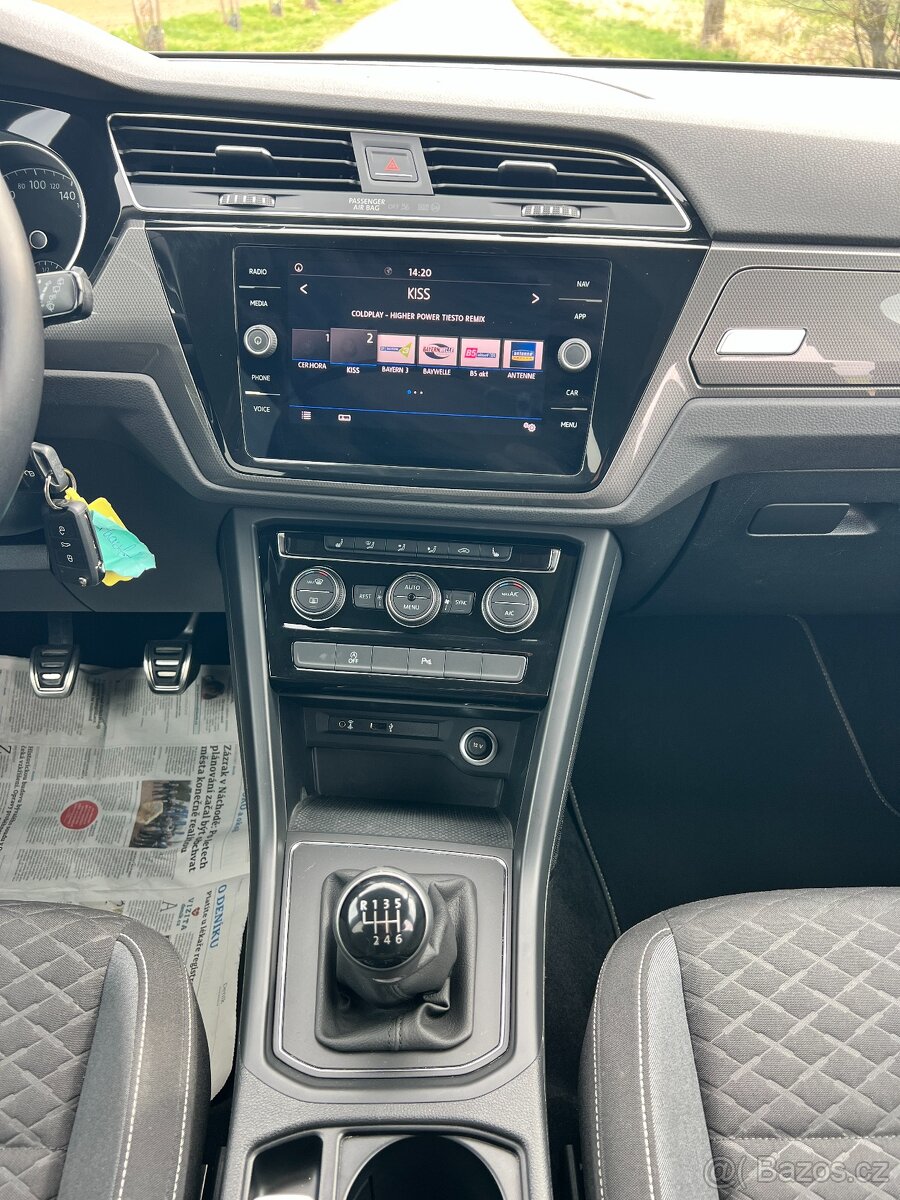 ► VW TOURAN 1.5TSI 110KW R-LINE SPORT-LED-NAVI-ACC-TAŽNÉ 18 - 16