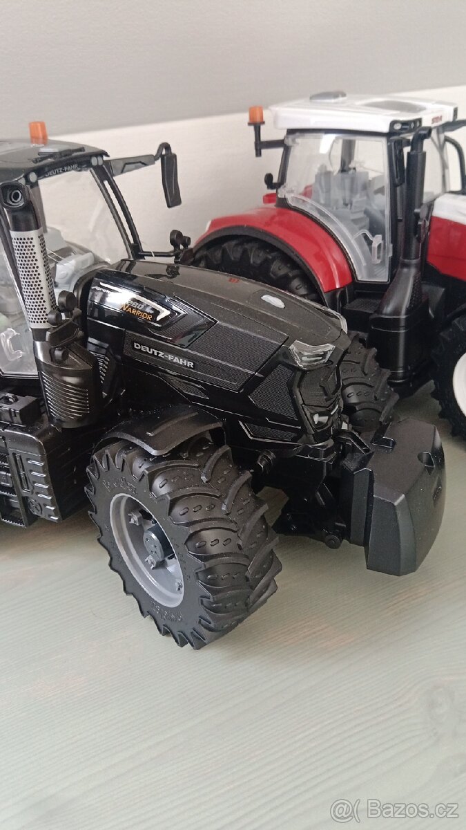 BRUDER TRAKTOR 1:16 - 16
