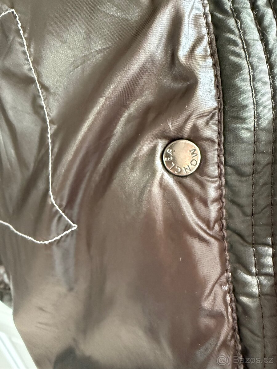 Perova bunda Moncler s myvali kozesinou - 16