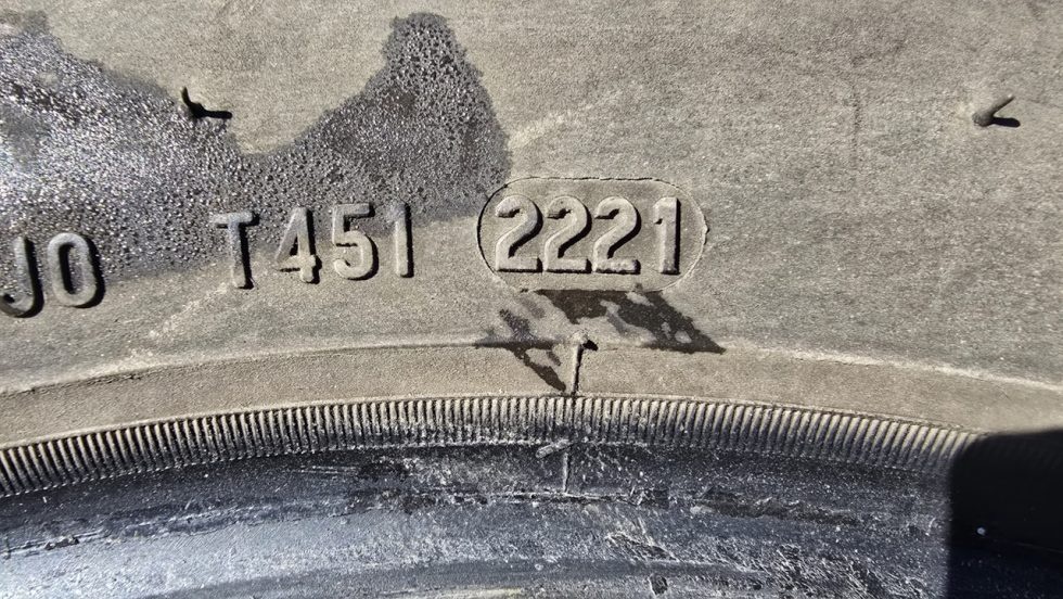 Pneu 215/55/17 Pirelli - 16