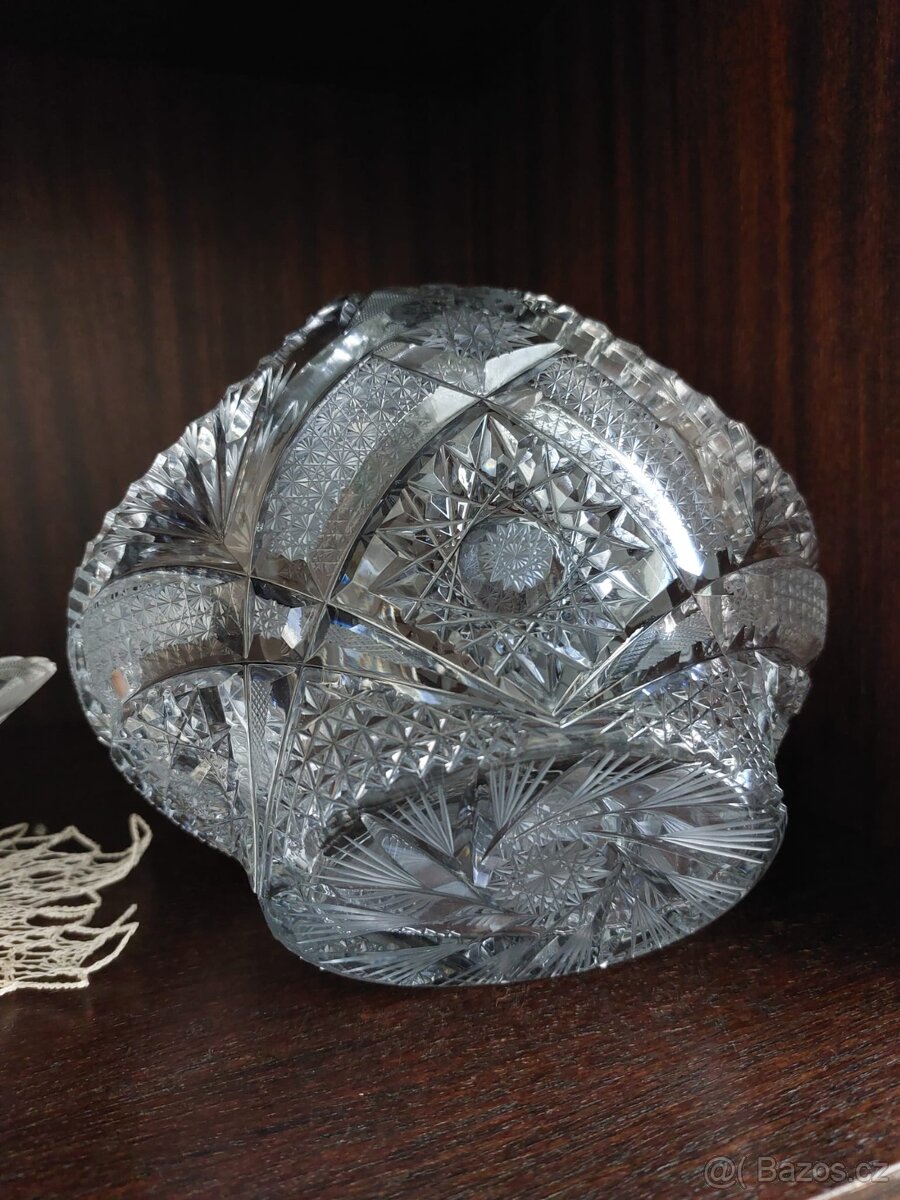 Porcelán a broušené sklo - 16