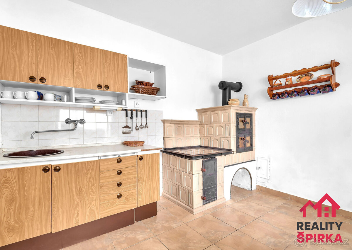 Prodej rodinného domu, pozemek 9.722 m2, obec Ludvíkov, okre - 16