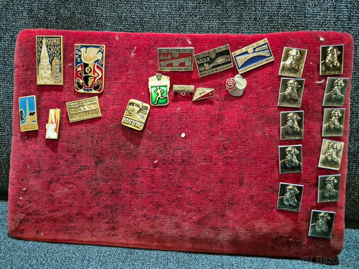 Sbírka odznaků a vyznamenání cca 2100ks - 16