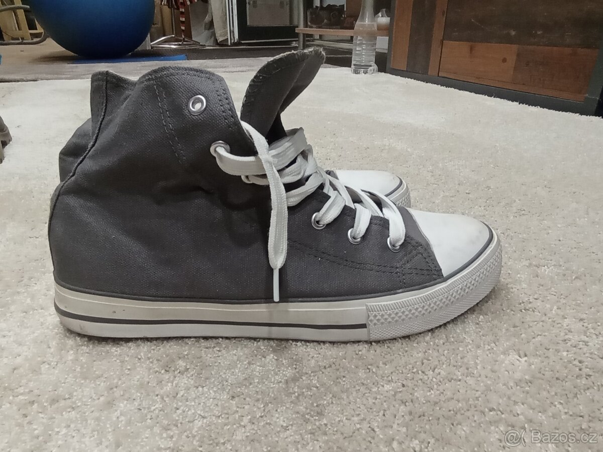 BOTY po synech - BEDNA BOT - výborný stav - 16