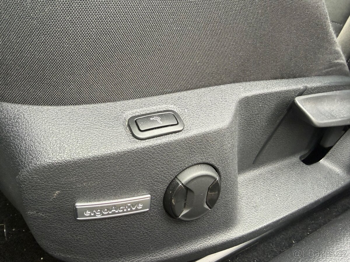 VW Golf 2.0, 110 kW, nafta, top výbava - 16