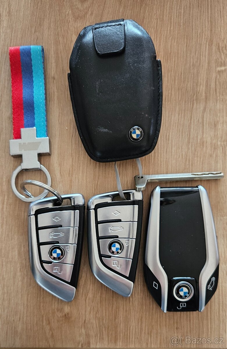 BMW 530d xDrive, M paket, M Performence carbon paket - 16