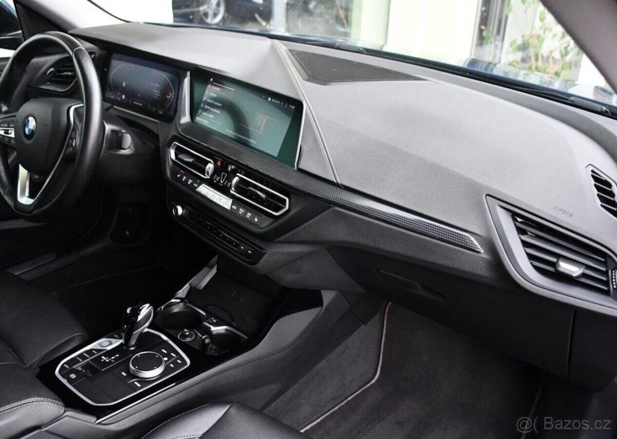 BMW Řada 2 218d NAVI CARPLAY 1M ČR - 16