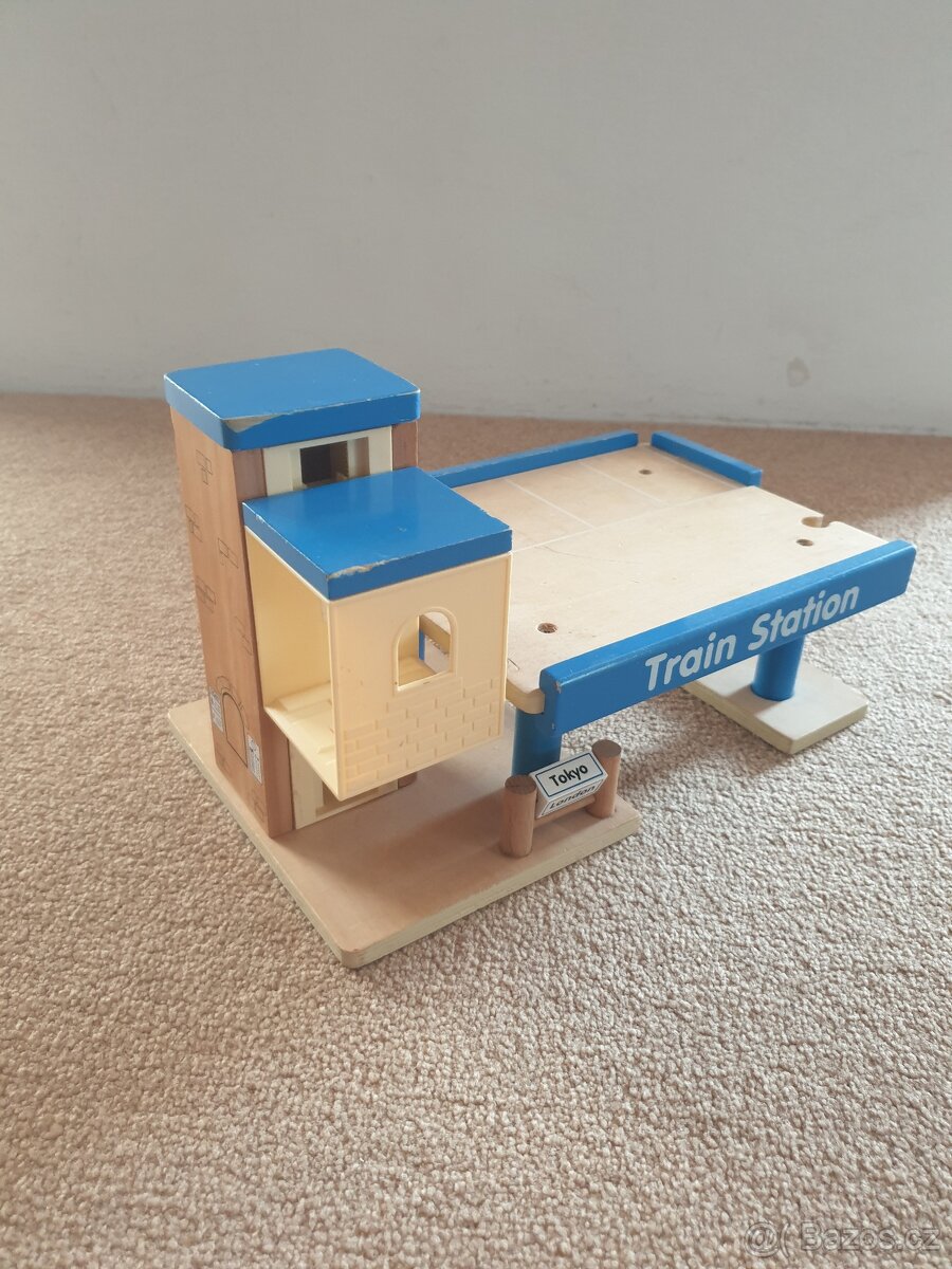 DŘEVĚNÁ VLÁČKODRÁHA BRIO - 16