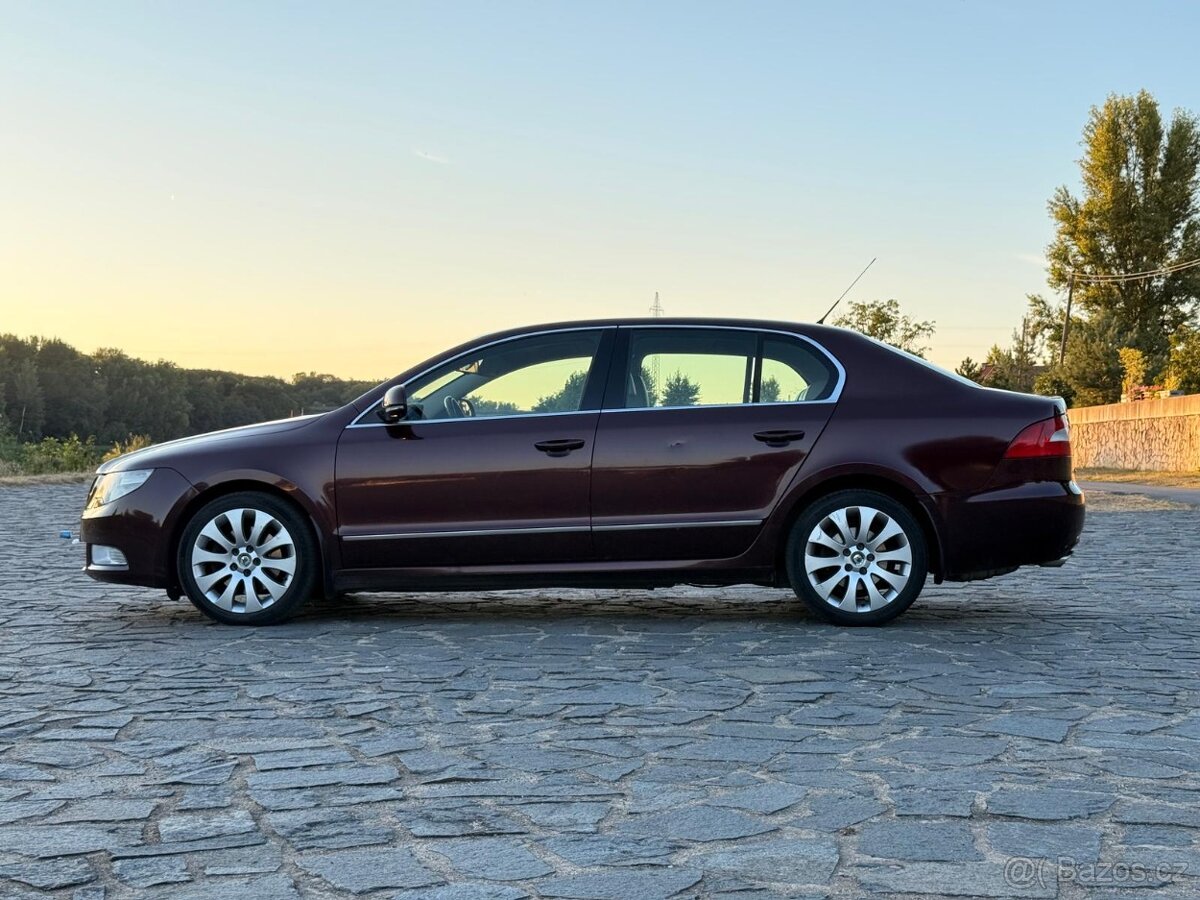 Škoda Superb - 16