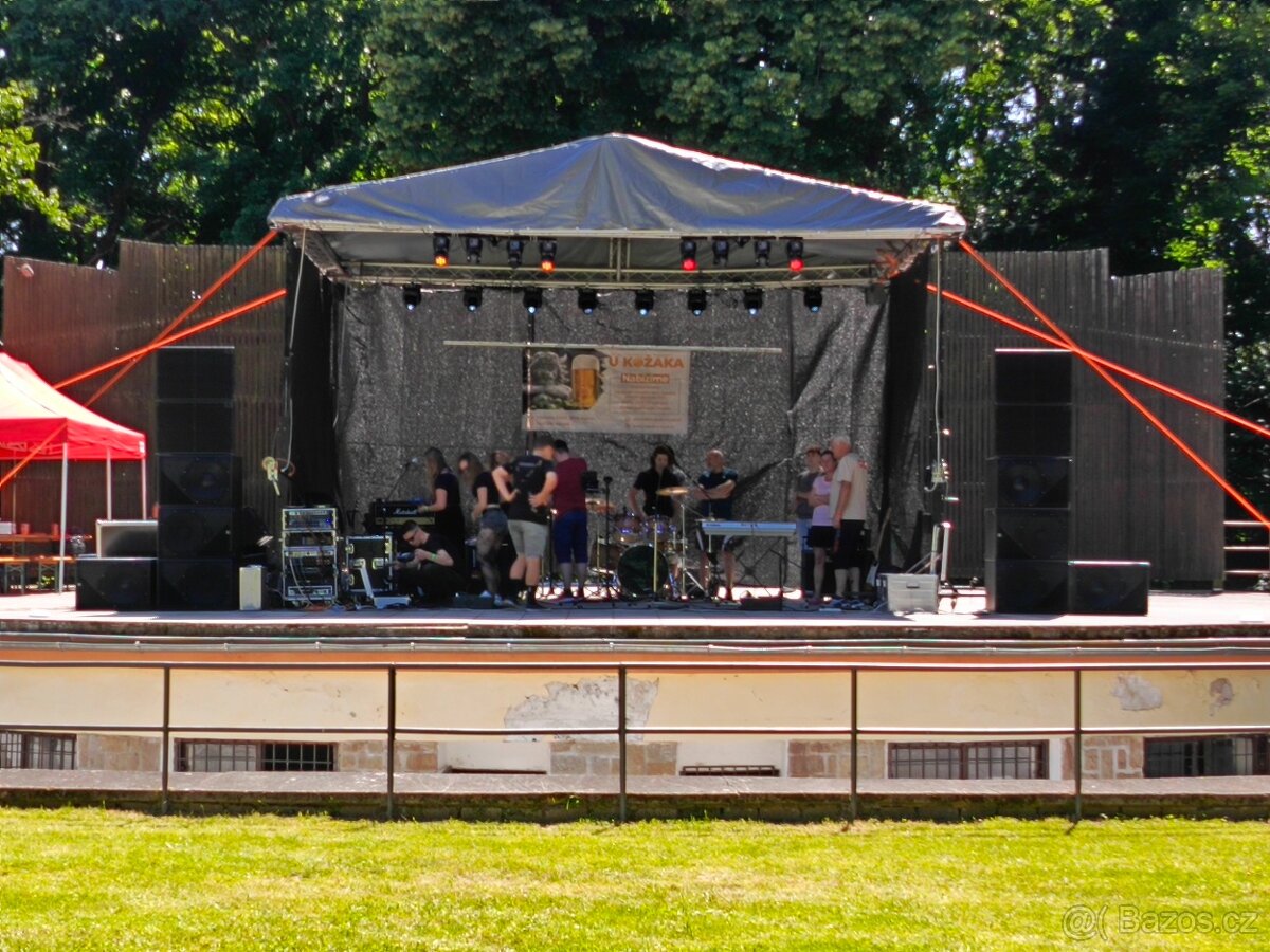 Pronájem pódia - 16