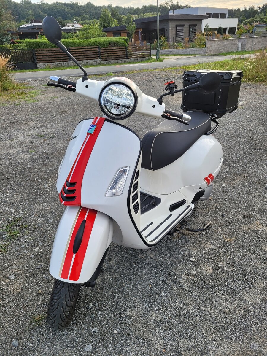 Vespa GTS 300 “Racing Sixties” - 16
