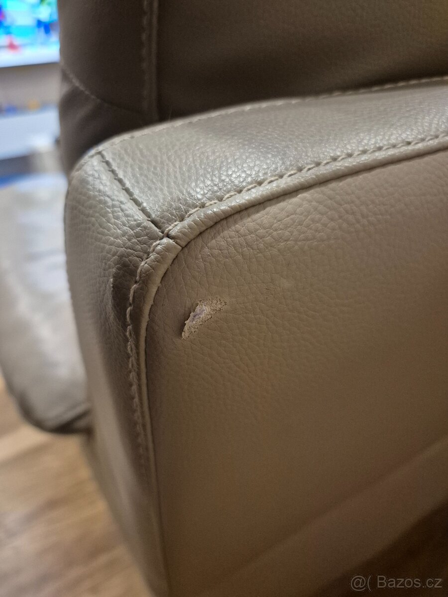 Prodám koženou sedací soupravu 3+2+1 - 16