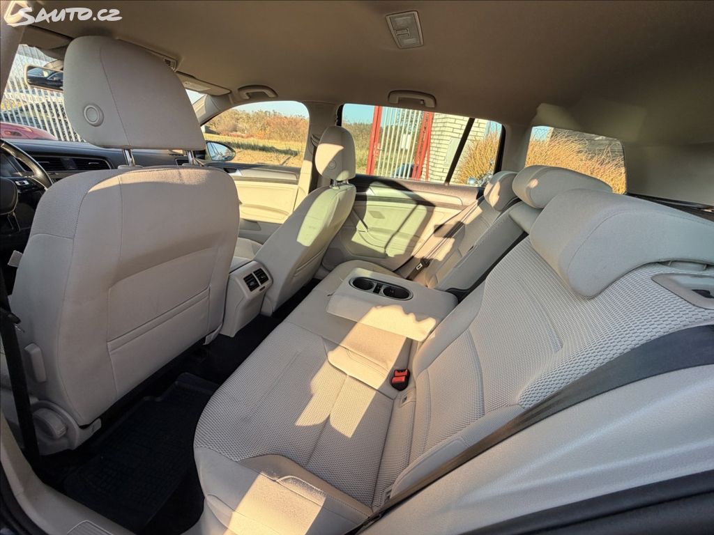 Volkswagen Golf 1.2Tsi DSG 143000km Nová Stk - 16