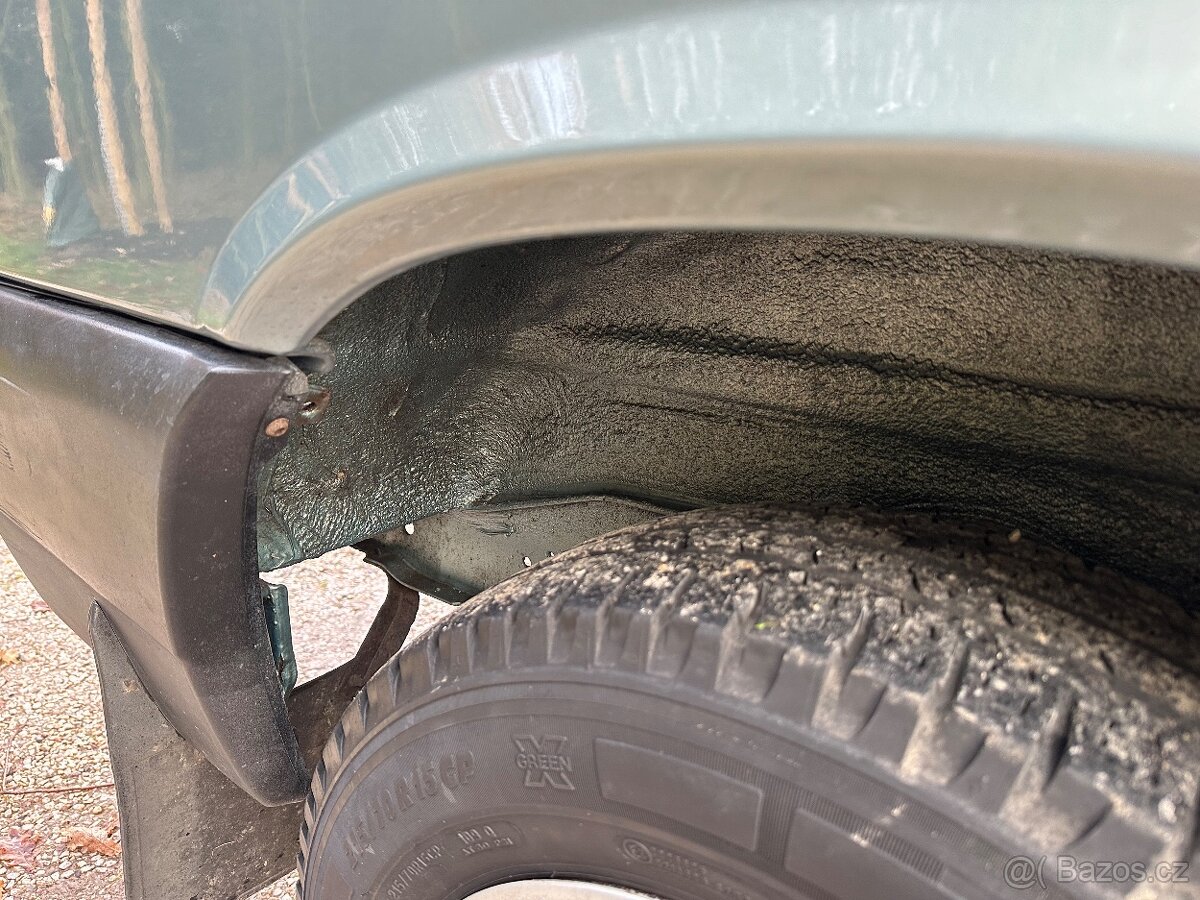 VW Transporter T4 2.5 TDi Dodávka bez Koroze - 16