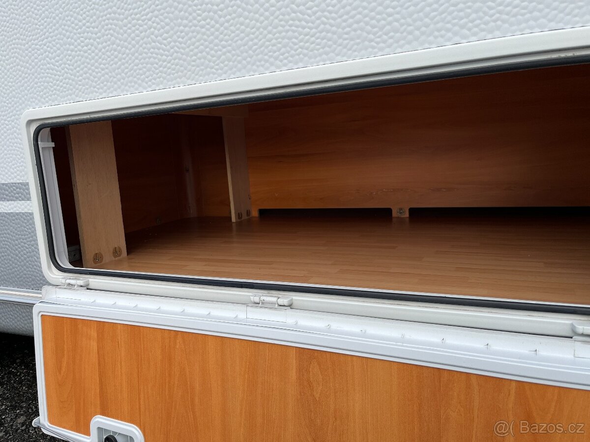 Karavan Wilk 520, předstan Isabella, 2009 - 16