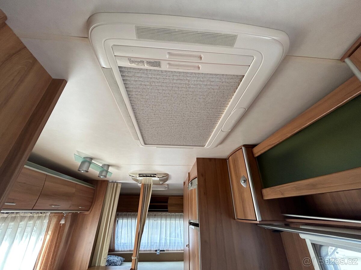 Karavan Bürstner Averso 500 - super stav, předstan, klima… - 16