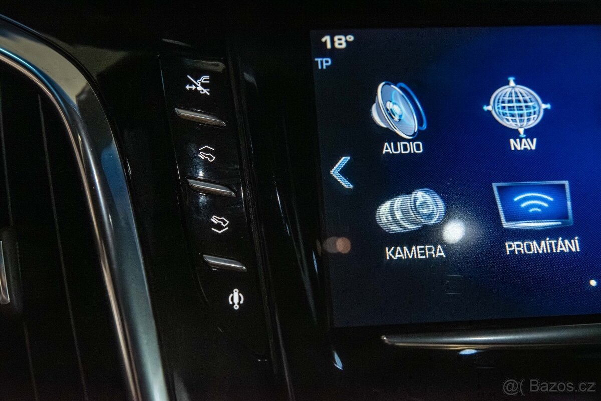 Cadillac Escalade, 6.2 V8 AWD PLATINUM EU VERZE - 16