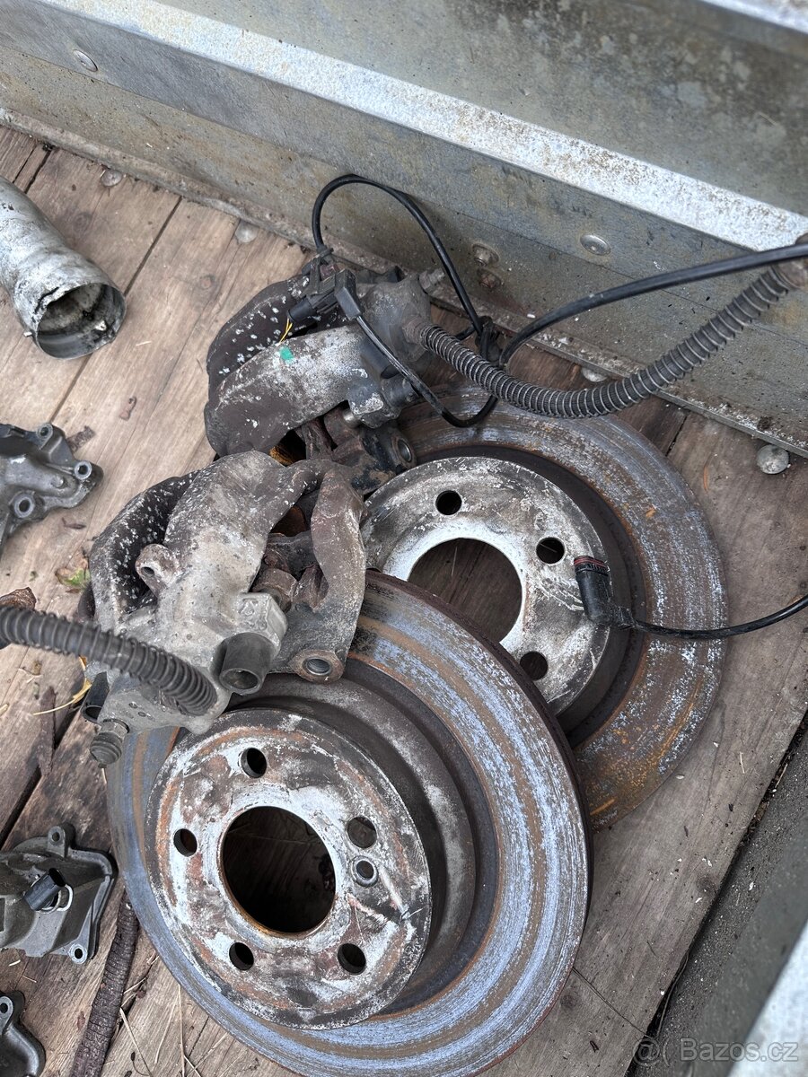 Díly na W211 om648 - 16