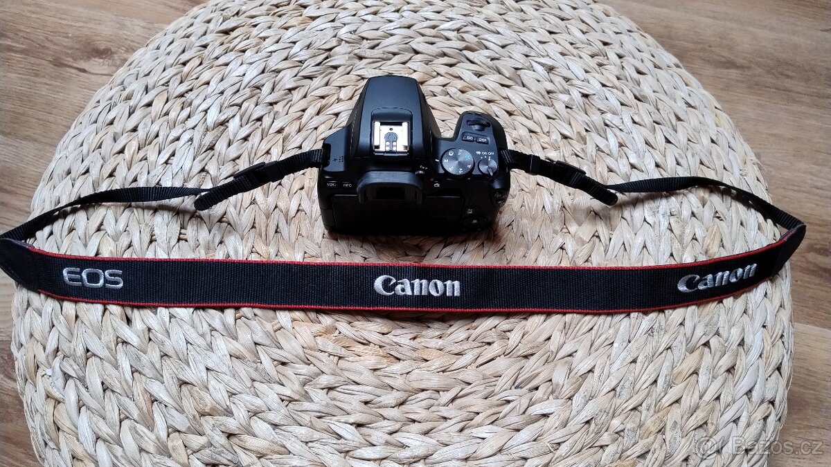 Digitální zrcadlovka s prislusenstvim - 16