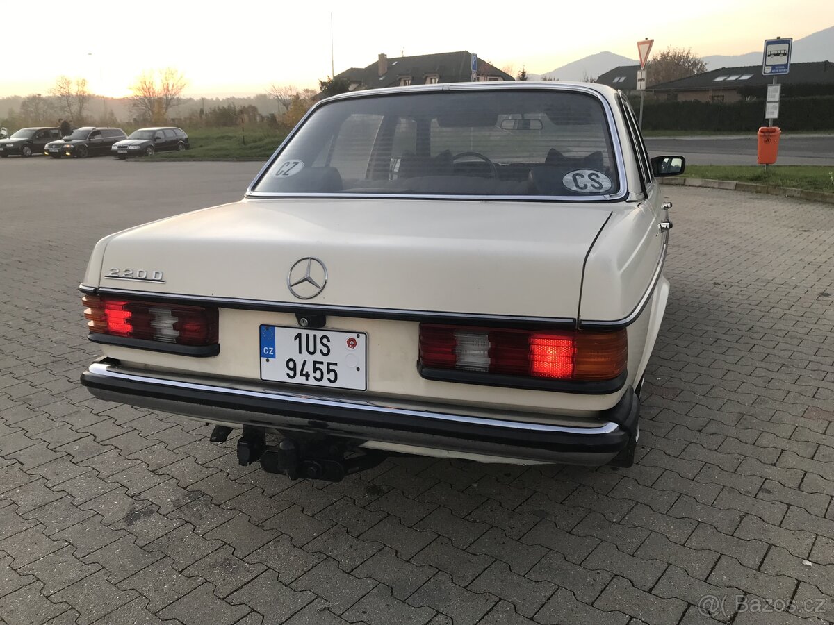 Mercedes Benz W123 240D - 16