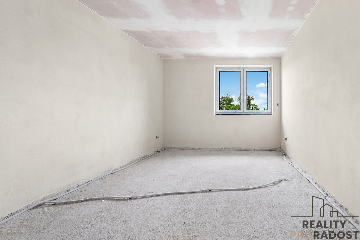 Prodej rodinného domu 4+kk, s garáží, pozemkem 608 m2, Medlo - 16