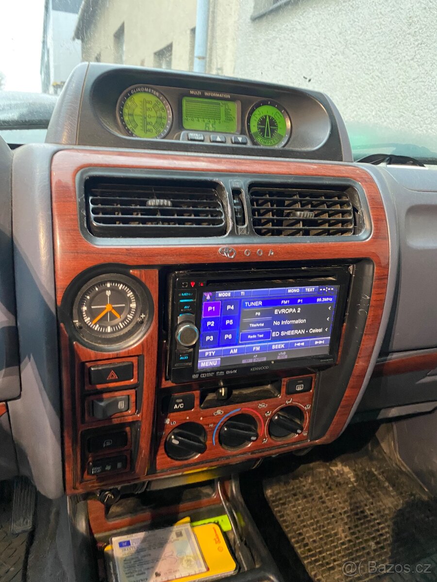 TOYOTA Land Cruiser LC 90 - 16